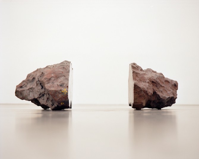 Faivovich & Goldberg, Meteorit „El Taco”, 2010, impresión de tinta pigmentada. Edition of 7, 110 x 130 cm.