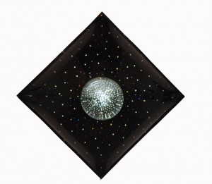 Gyula Kosice , Rombo hidrolumínico, 1975, plexiglass, light and water, 90 x 90cm